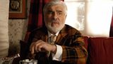 In den Nullerjahren konnte Mario Adorf bereits auf eine 50-jährige Schauspielkarriere zurückblicken. Und er wurde noch immer gebucht. 2005 spielte er in der Weihnachtskomöide "Es ist ein Elch entsprungen". Auch wenn seine Auftritte mittlerweile seltener geworden sind: 20 Jahre später hat er seine Laufbahn noch nicht beendet. Happy Birthday, Mario Adorf!