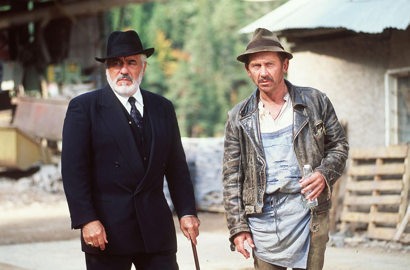 Häufig stellte Mario Adorf auch Mafiosi dar. Etwa 1996 in Dieter Wedels Mehrteiler "Der Schattenmann". Zwei Jahre später spielte er  in dem Fernsehfilm "Alle für die Mafia" einen echten italienischen Mafiaboss, der sich in Südtirol zur Ruhe setzen muss