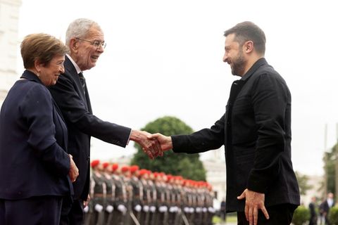 Der österreichische Präsident van der Bellen mit Selenskyj