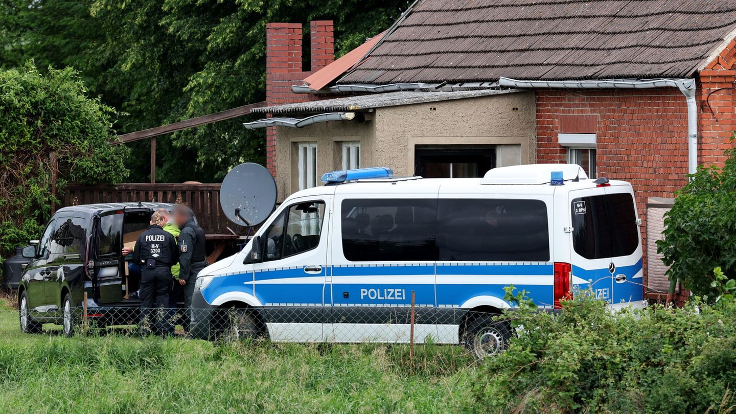 Reichsbürger: Razzia bei mutmaßlichem quot Kaiserreichsgruppen Reichsbürger: Razzia bei mutmaßlichem quot Kaiserreichsgruppen