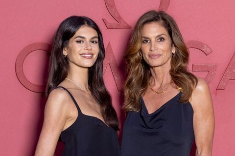 Kaia Gerber (l.) und Cindy Crawford in Paris.