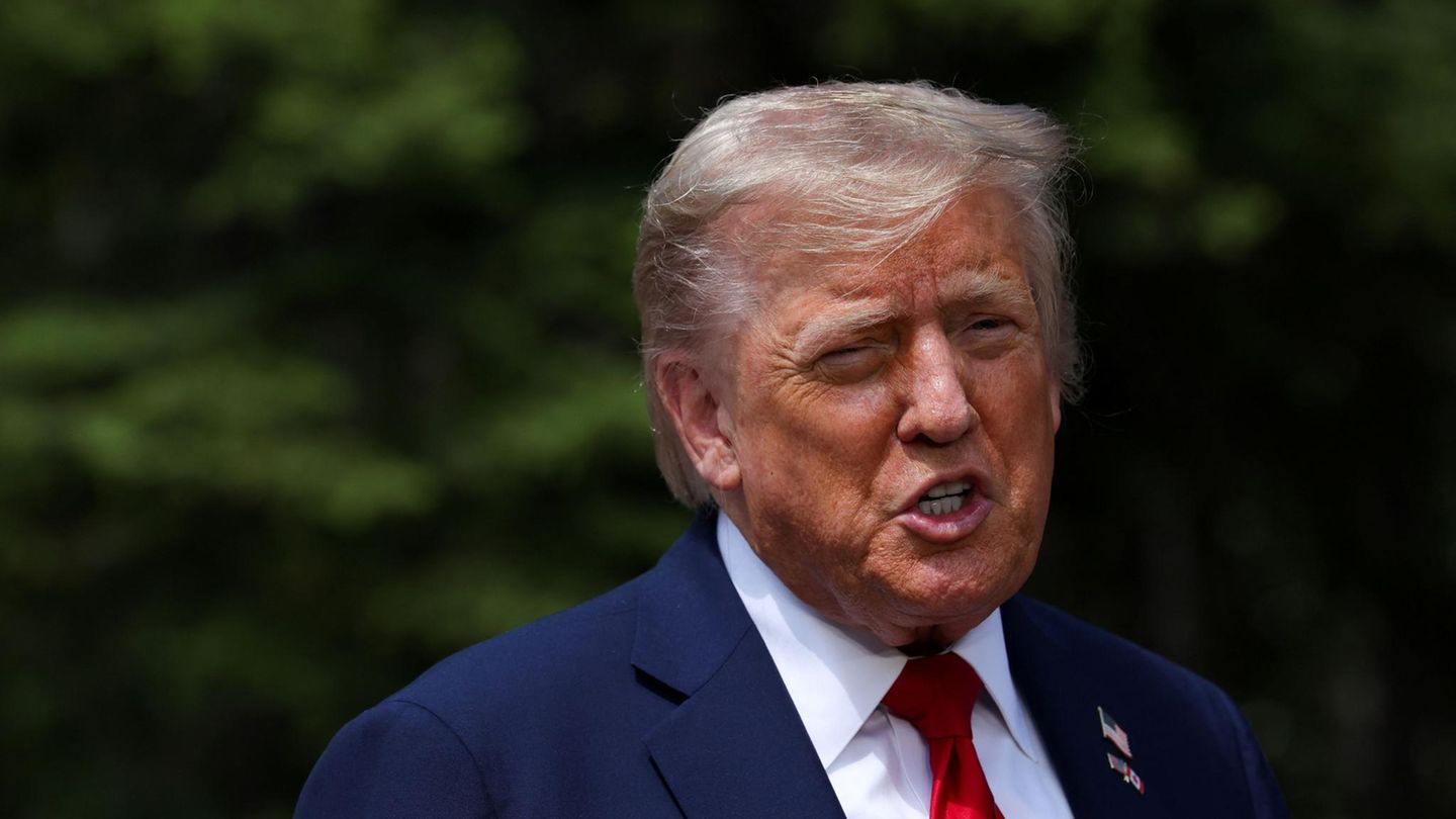 Israel & Iran in the live blog: Donald Trump calls on people in Tehran to evacuate