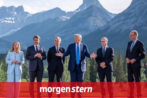 Frühzeitiges G7-Gruppenfoto: Donald Trump, wie immer im Mittelpunkt
