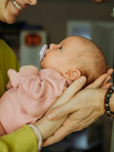 Elterngeld: Eltern mit ihrem Baby