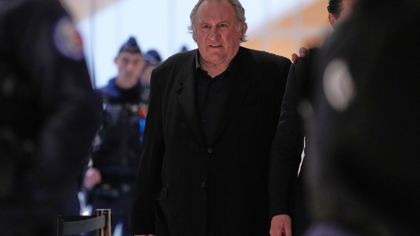Dispute in Rome: Depardieu has to answer again in court Dispute in Rome: Depardieu has to answer again in court