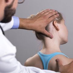 Wir nennen Ihnen ausgezeichnete Kliniken für Wirbelsäulenchirurgie