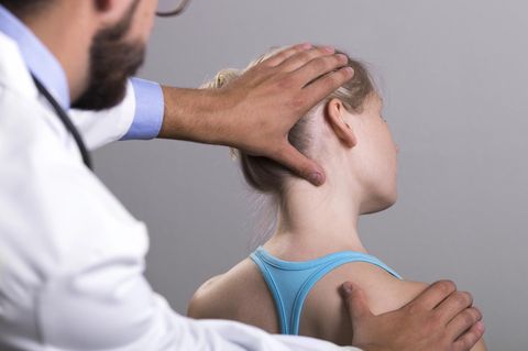 Wir nennen Ihnen ausgezeichnete Kliniken für Wirbelsäulenchirurgie