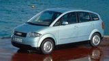 Audi A2  Besonders sparsam ist der Audi A2 1.4 TDI mit seinem 55 kW / 75 PS starken Dreizylinder-Diesel, der in der Realität deutlich weniger als fünf Liter Diesel auf 100 Kilometer verbrauchte. Mehr Dampf hatte die 90 PS starke TDI-Version, während der A2 3L mit einem Normbrauch von knapp unter drei Litern warb – 45 kW / 61 PS stark. Sein Tank fasste jedoch nur 20 Liter. Auch die Benziner 1.4 FSI und 1.6 FSI sind sparsam