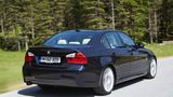 BMW 320d  Zunächst leistete der Zweiliter-Diesel 120 kW / 163 PS, die durch die Modellpflege 2007 auf 130 kW / 177 PS / 350 Nm anwuchsen. Erstmals bekamen die gefeierten Reihensechszylinder bei Diesel und Benzinern echte Konkurrenz, denn der 320d bietet Fahrspaß, 230 km/h Spitze und reale Verbräuche von unter sechs Litern. Preise starten für gute Modelle ab 10.000 Euro