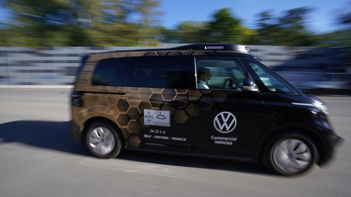 World premiere in Hamburg: VW shows driverless e -bulli – approval from 2027