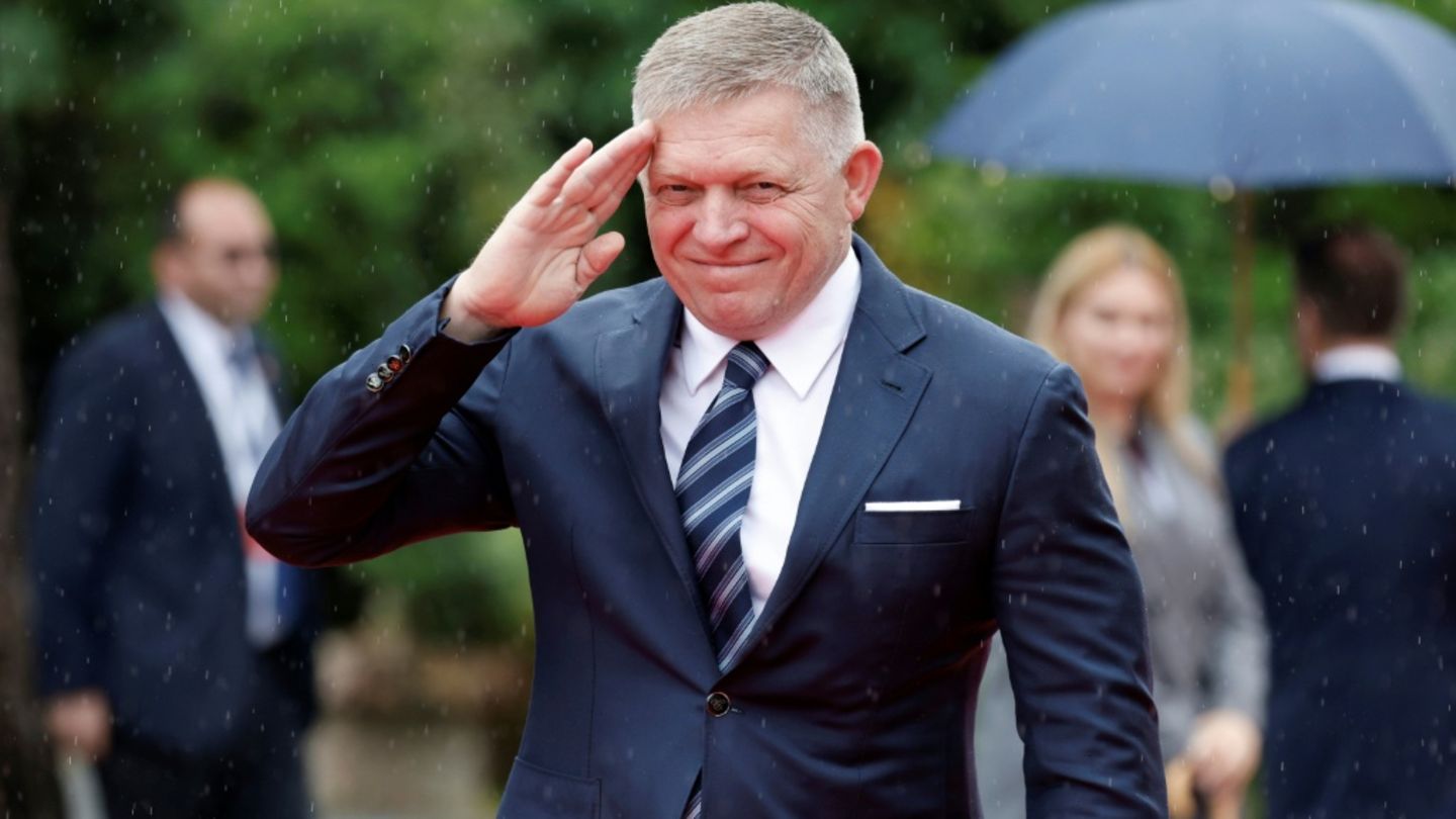Slovak Başbakanı Fico, NATO'dan çıkışını ülkesinden oyuna getiriyor