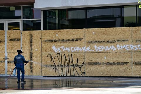 Verrammelte Ladenfronten in der Innenstadt von Los Angeles