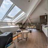 Schickes Badezimmer unter italienischem Himmel