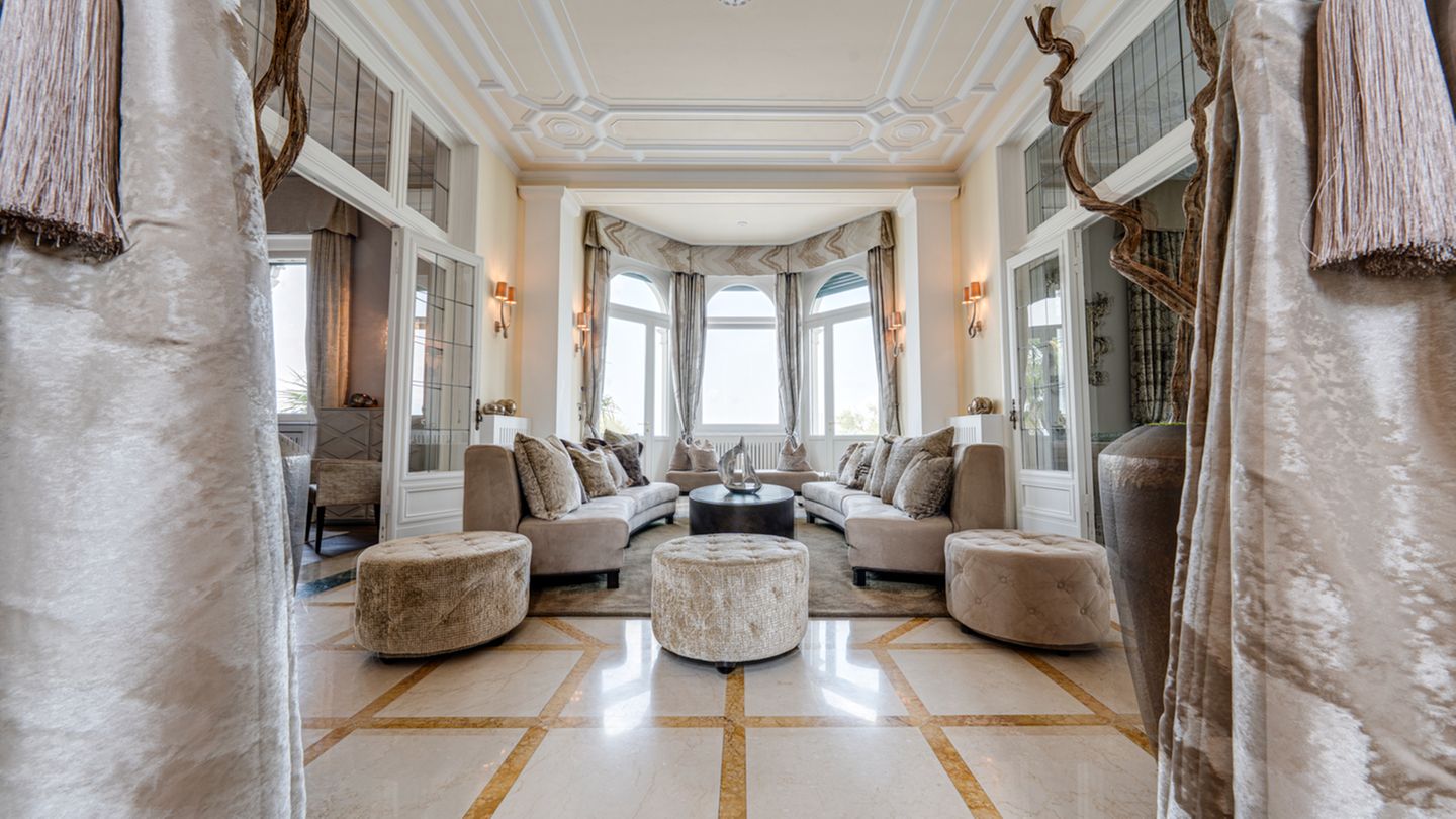 René Benko Auktion Wohnzimmer