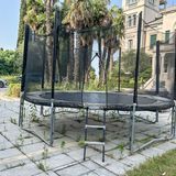 Trampolin für die Kinder