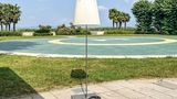 Der Hubschrauberlandeplatz im Hintergrund ist nicht zu haben, dafür diese Stehleuchte