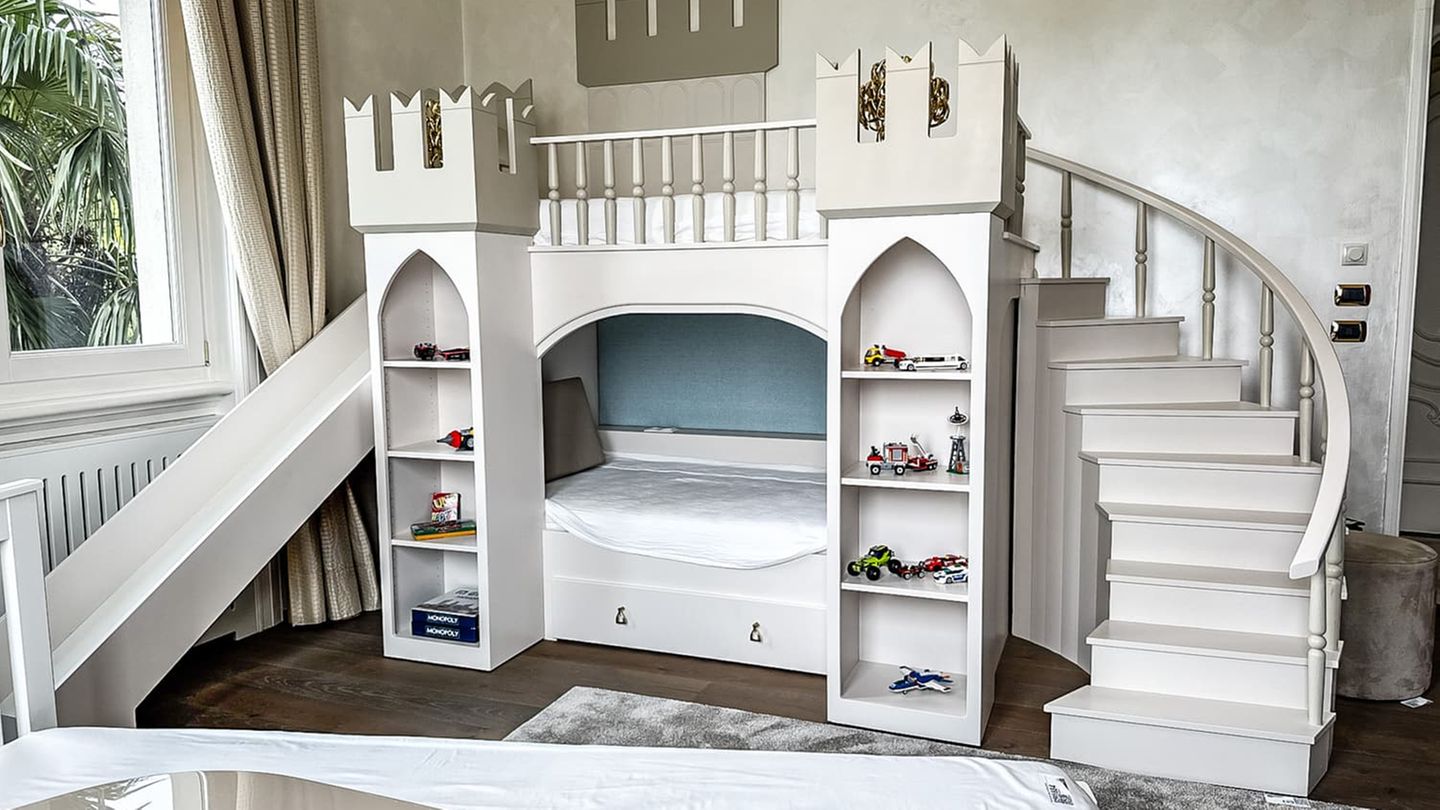 Das Ritterburg-Kinderbett soll immerhin einen vierstelligen Betrag einbringen