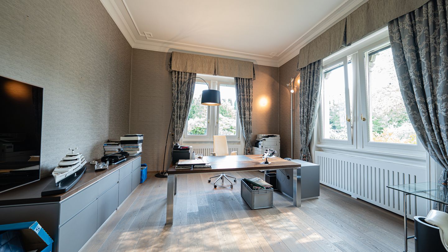 Das Arbeitszimmer ist verwaist. René Benko befindet sich wegen des Verdachts auf Insolvenzverschleppung derzeit in U-Haft