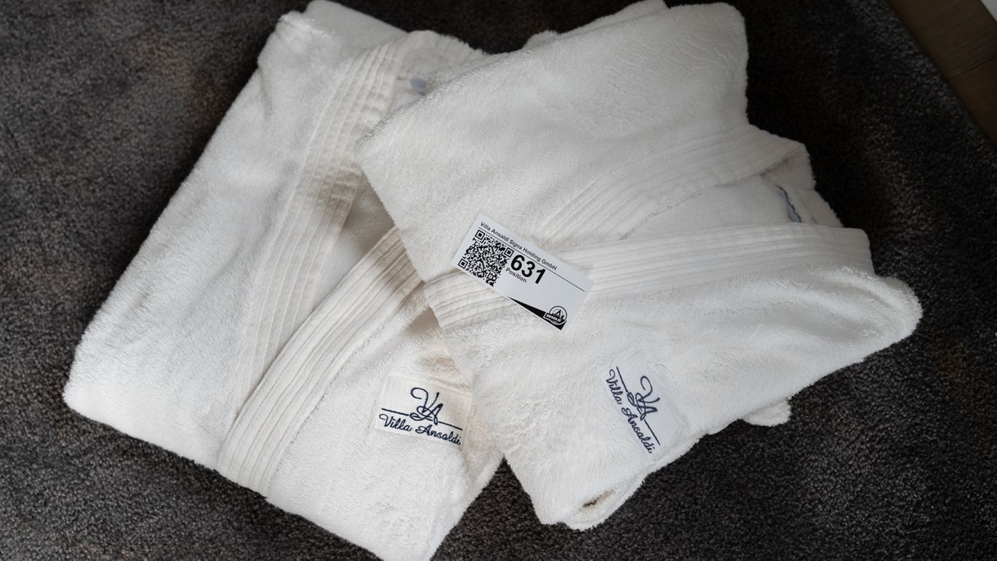 Bademäntel mit Logo der Villa Ansaldi