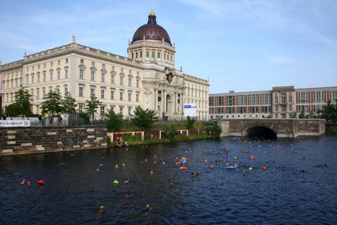 Bad in der Spree