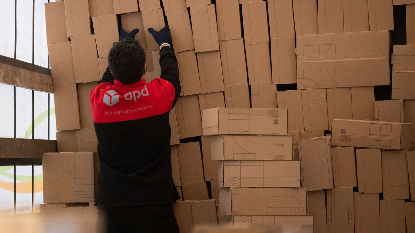Online orders: significantly more packages on the go