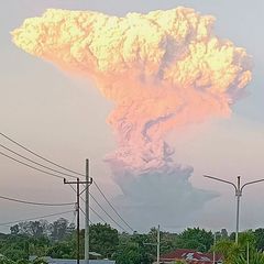 Vulkan stößt riesige Aschesäule aus – Flugverkehr nach Bali gestört