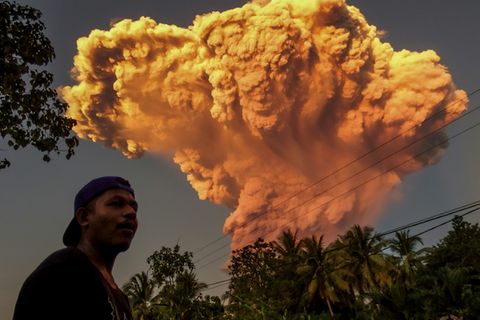 Der indonesische Vulkan Lewotobi Laki-Laki ist erneut ausgebrochen