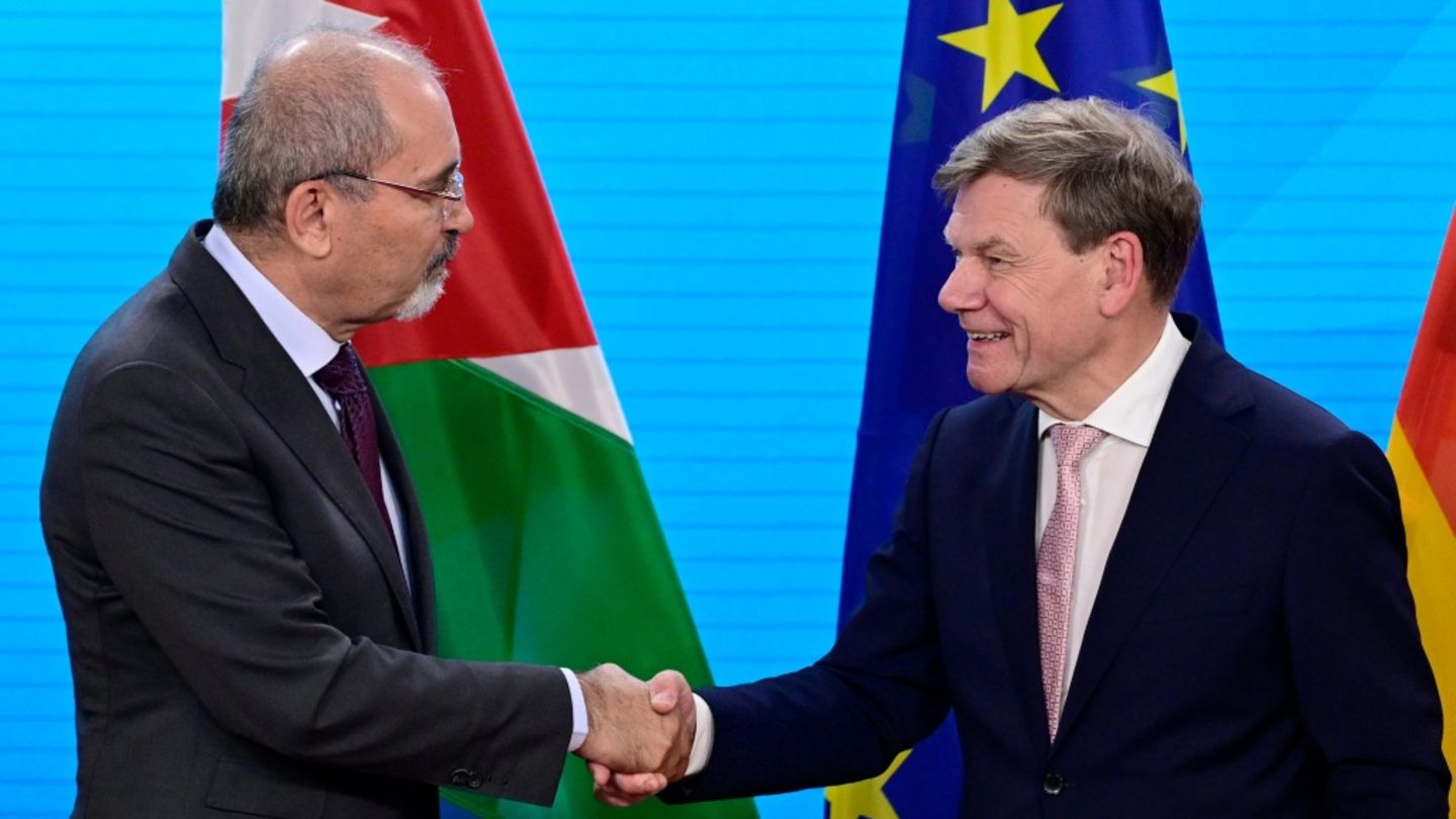 Außenminister Wadephul und sein jordanischer Kollege Safadi