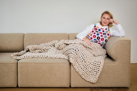 Bearaby-Gründerin Kathrin Hamm hat um Gewichtsdecken ein Millionen-Business gestrickt