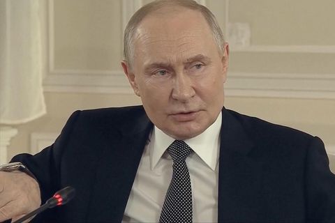 Putin beim Wirtschaftsforum in Sankt Petersburg
