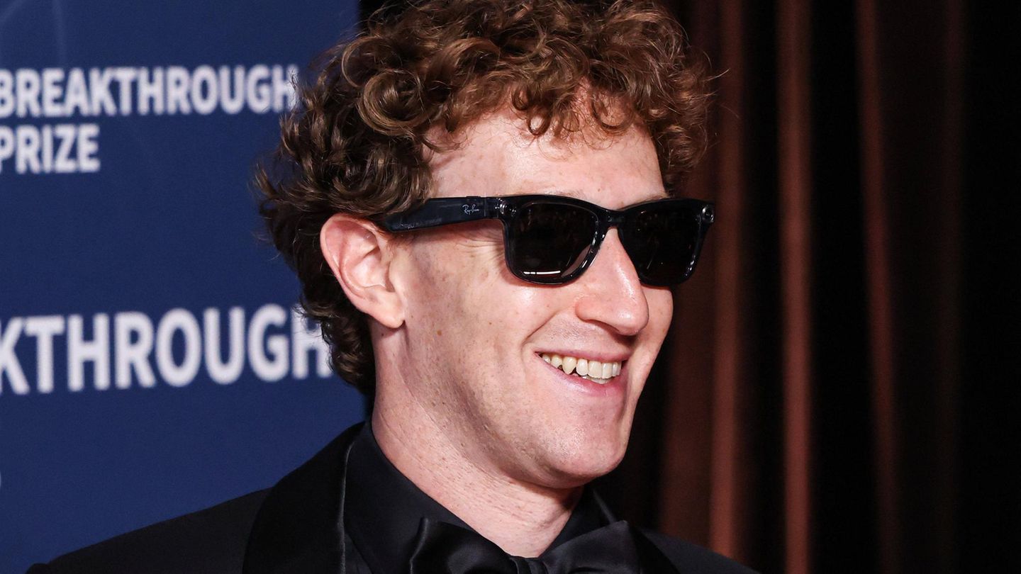 Mark Zuckerberg Mark Zuckerberg