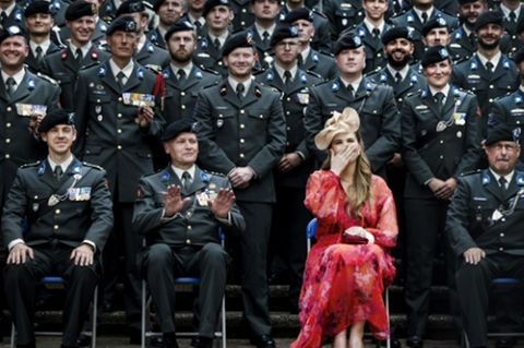 Gruppenbild mit Dame
