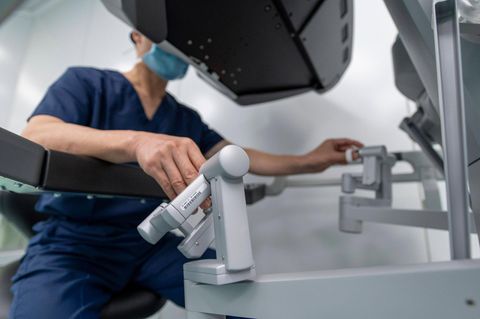 Symbolbild Krebs-OP mit Roboterhilfe