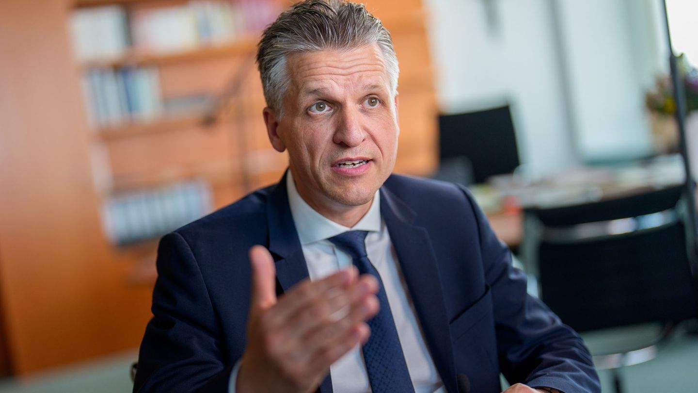 Bundeswehr: Freely falls on a soon -time decision on compulsory military service