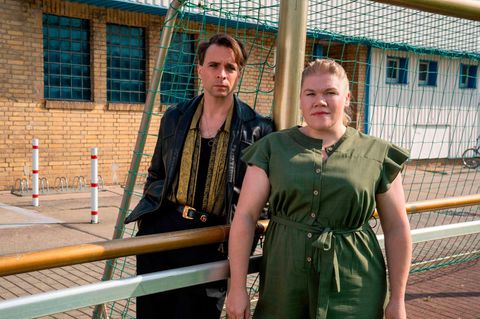 Der "Polizeiruf 110"-Kommissar Vincent Ross (André Kaczmarczyk) und seine Kollegin Alexandra Luschke (Gisa Flake)