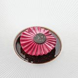 Betreiber, Chefkoch und Namensgeber Jan Hartwig verbindet deutsche Rezepte mich französischer Finesse. Die Saucen werden hier stets vom Chef gerührt 