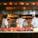 Chefkoch Guido Tassi setzt voll auf die Stärke seiner Heimat – und serviert die feinste Auswahl an Rindersteaks