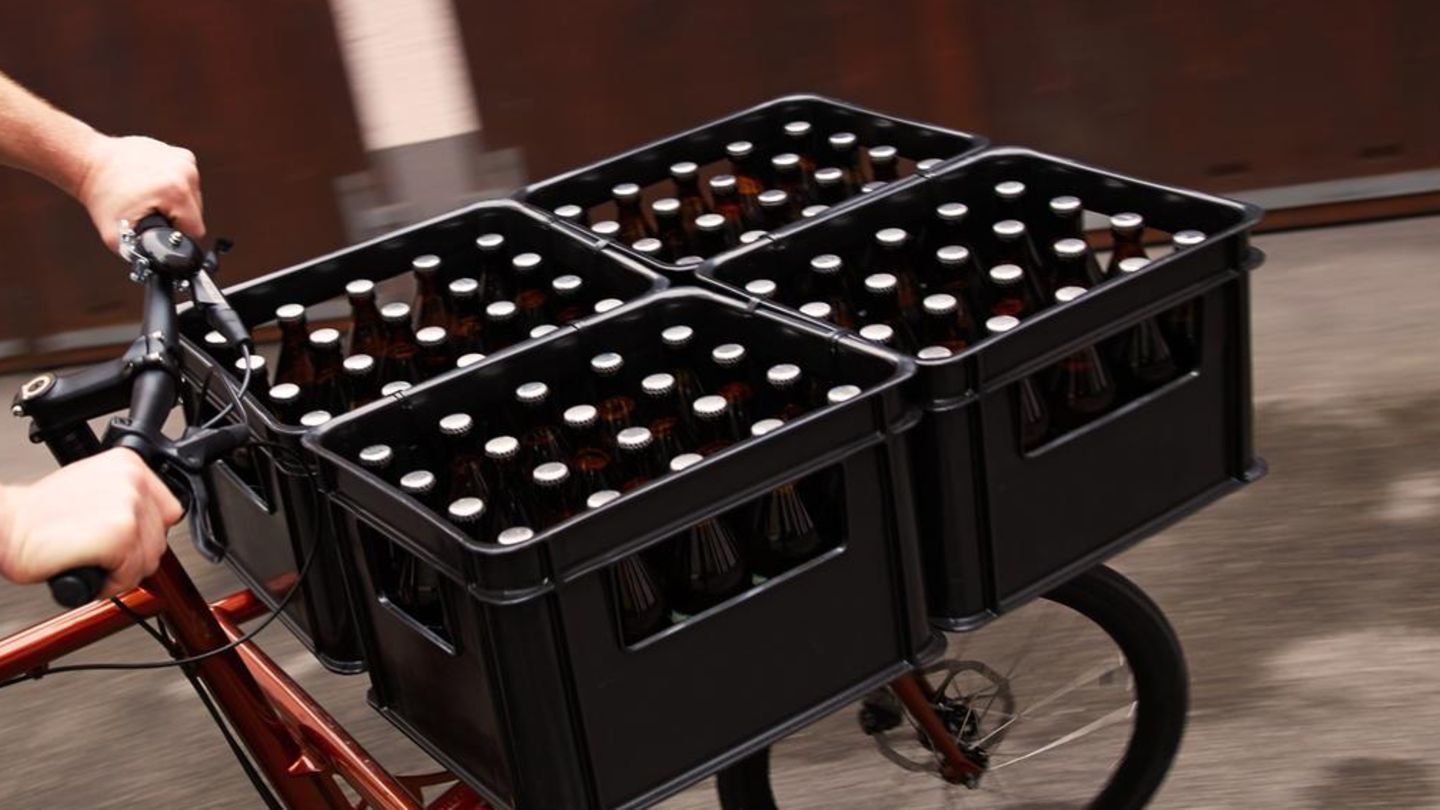Bierkästen eignen sich nur bedingt als eigenständige Fahrzeuge (Symbolbild)