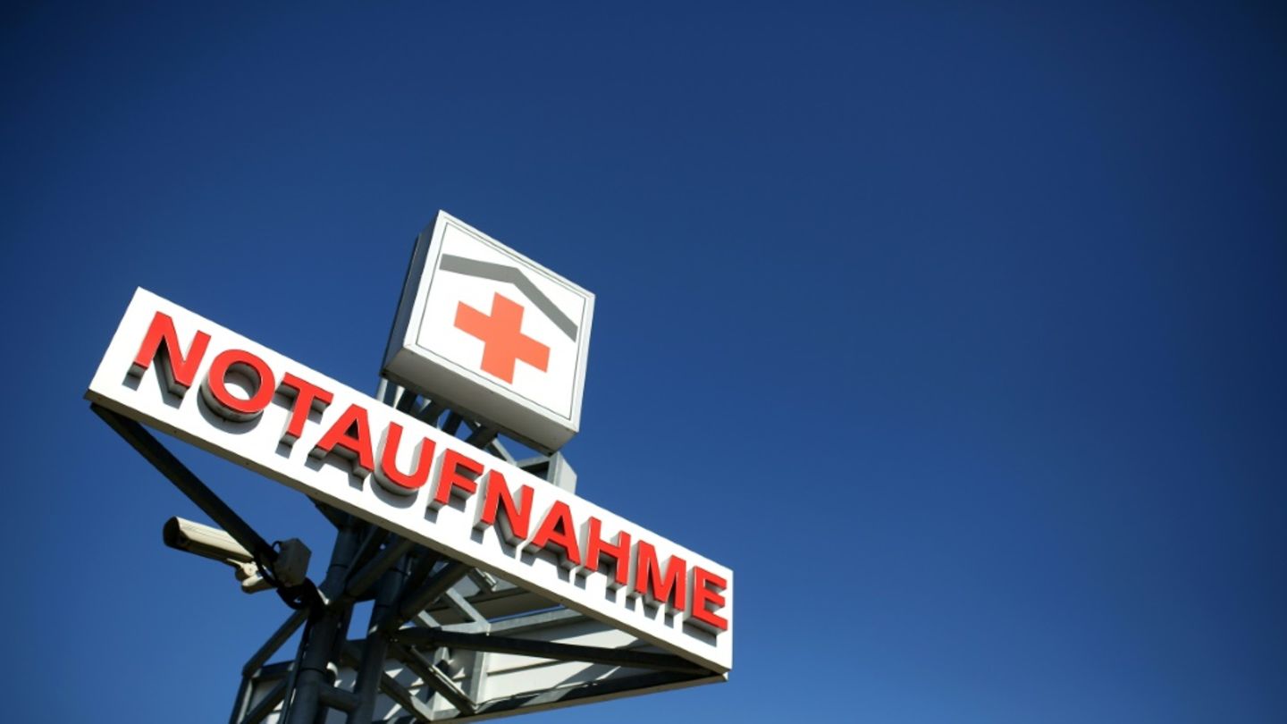 Schild von Notaufnahme