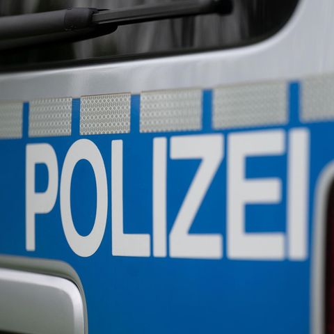 In Baden-Württemberg wurde die Polizei wegen eines Vorfalls in einer Garage gerufen (Symbolbild)