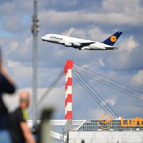 Westliche Airlines wie die Lufthansa müssen lange Umwege in Kauf nehmen