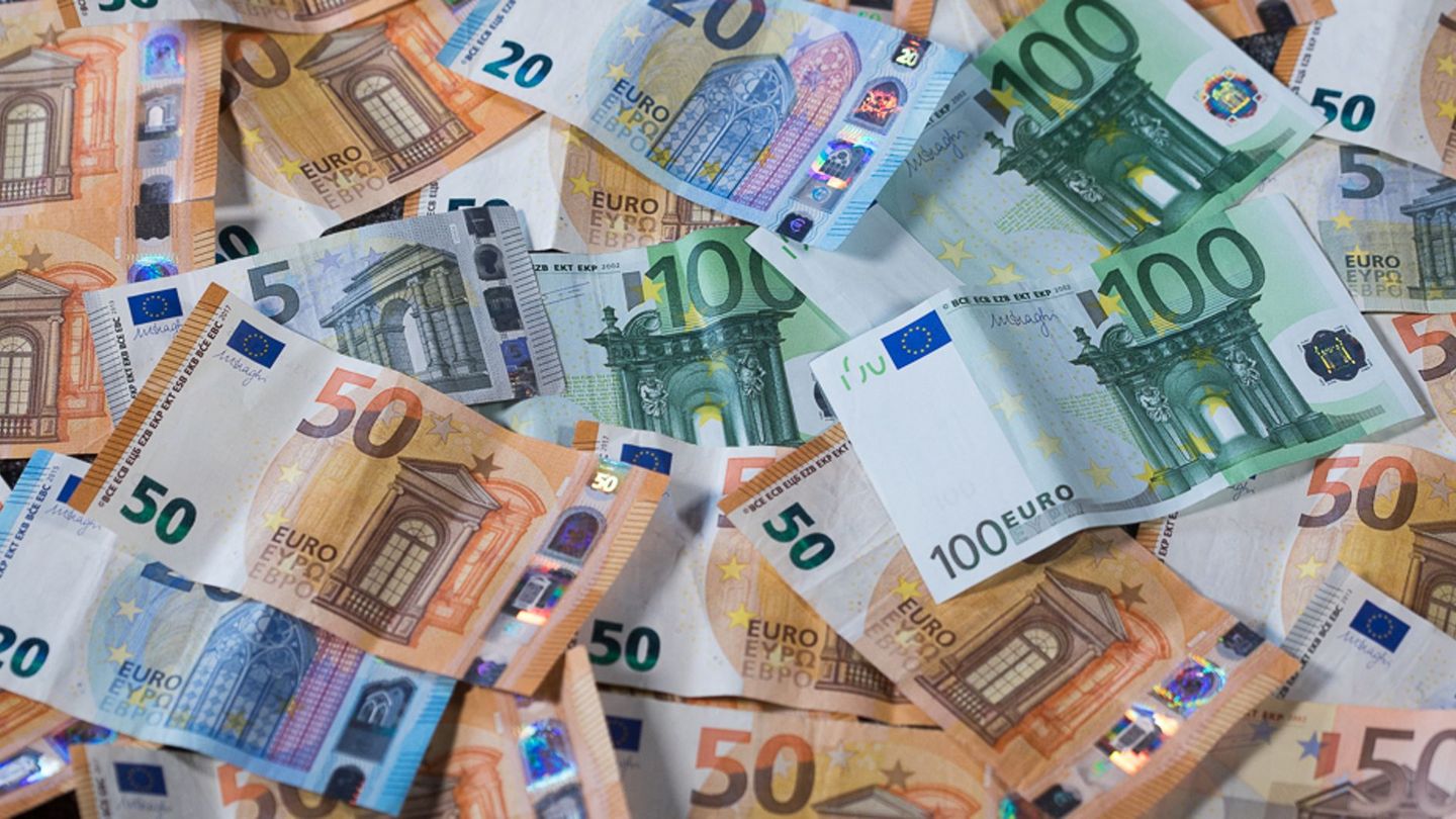 New highs awaited: DZ Bank: German money assets increased on record in 2025