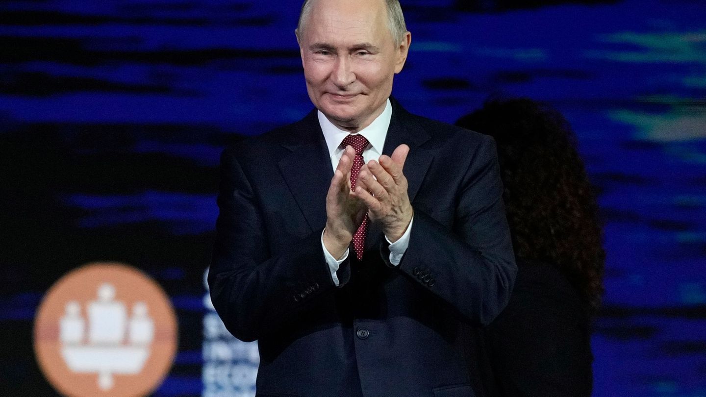 The Kremlin chief’s appearance: “The whole Ukraine is our” – Putin at the Economic Forum