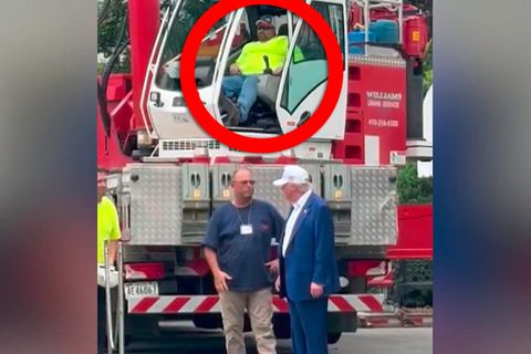 Kranfahrer schläft vor Trump ein