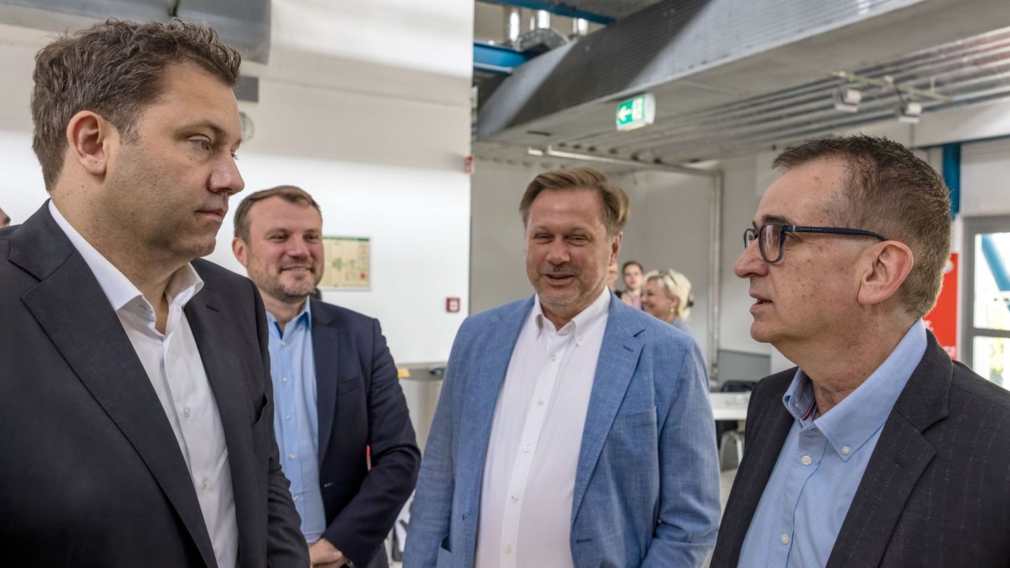 Decarbonization: Klingbeil wants to fight for industrial workplaces