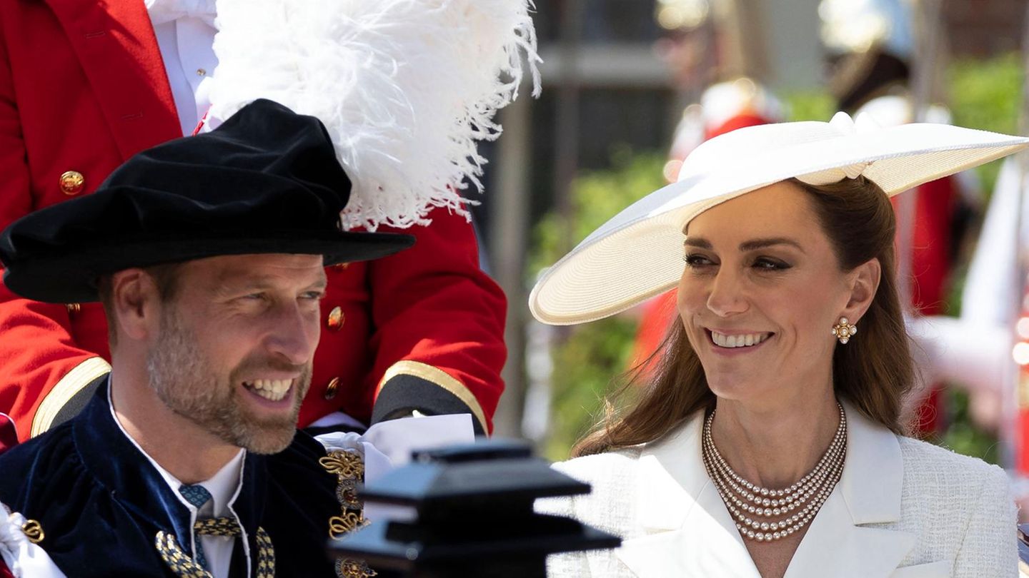 Prince William has his birthday: Congratulations Kate and the children so cute