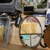 Drogen lagen bei der Razzia überall herum – mal versteckt, mal offen auffindbar. Etwa in Schmuckdosen und Schubladen, neben Ohrringen und zwischen Ladekabeln