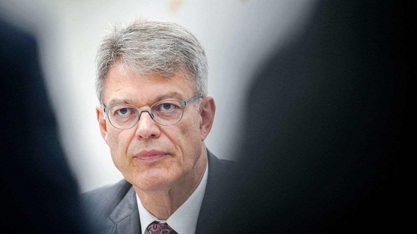 Crisis at Deutsche Bahn: Minister against short -term personnel change on the train