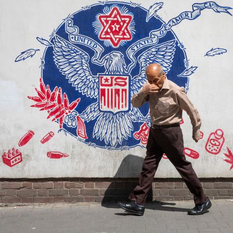 Figure of the enemy: Many graffiti in Tehran threatens the United States and Israel, the arch enemies of Iran. But why is the regime still capable of its nuclear program after the recent US strokes?