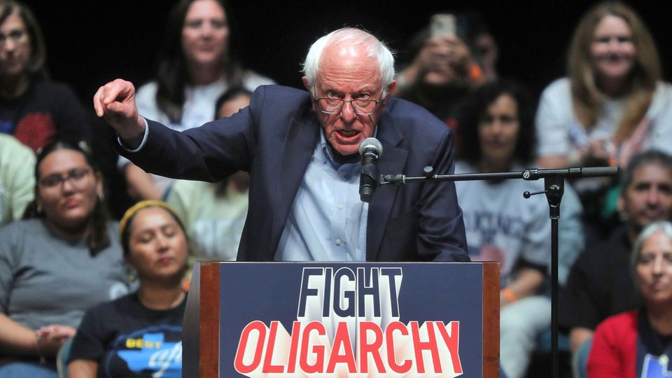 Bernie Sanders erfährt von US-Kriegseintritt Bernie Sanders erfährt von US-Kriegseintritt